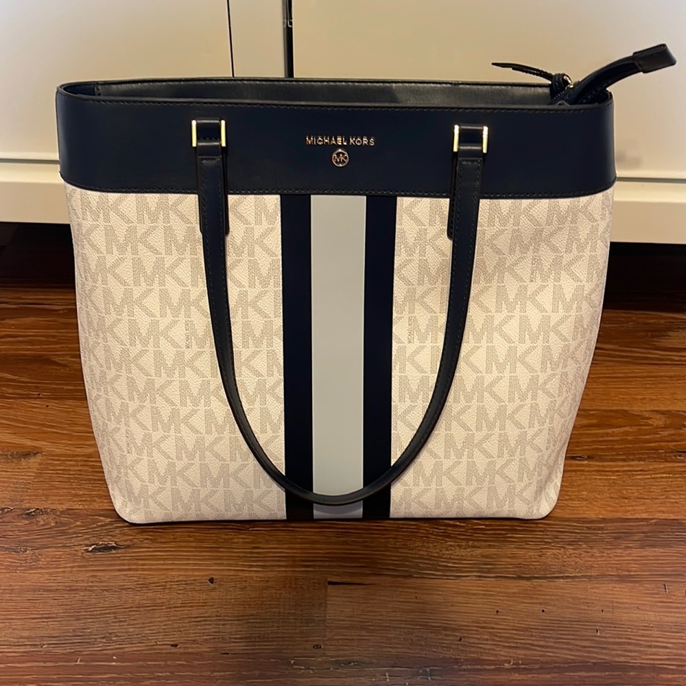 Large Michael Kors shoulder bag